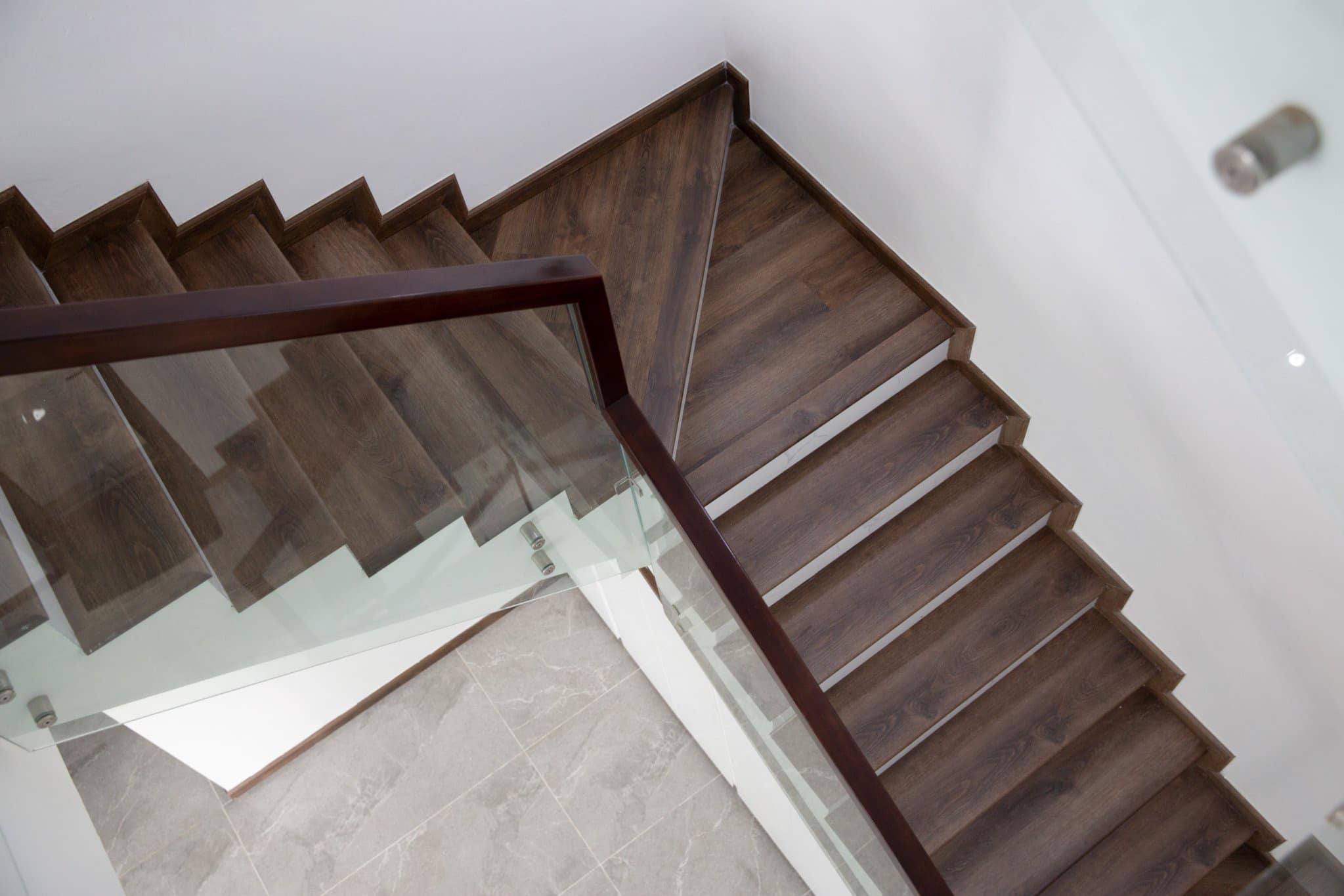 Chiếu nghỉ và chiếu tới cầu thang khác nhau như thế nào?