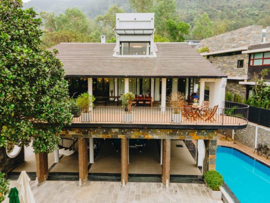 Sử dụng gạch chống trơn trượt giúp đảm bảo an toàn khi sử dụng